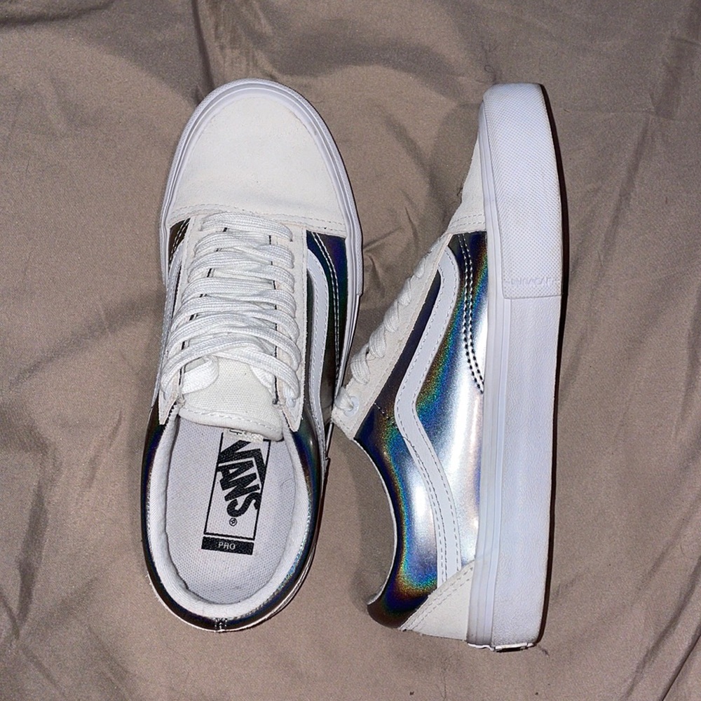 Holographic Vans